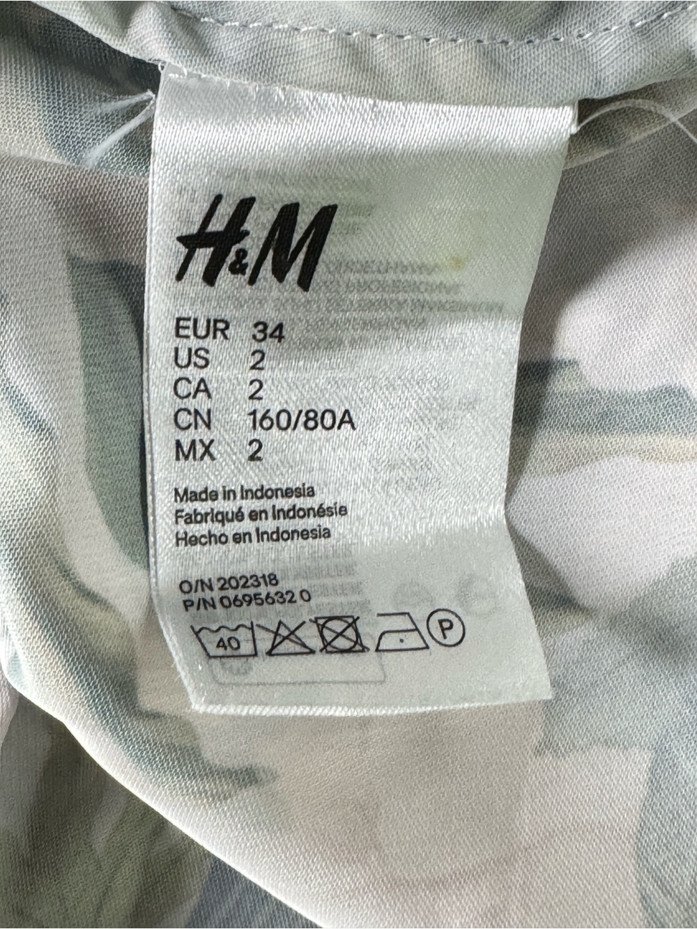 H&M Tropical Botanical Bird Print Button Front Blouse Size US 2 - Picture 7 of 10